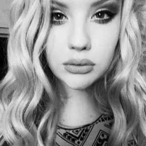 Meet your Posher, Tayci